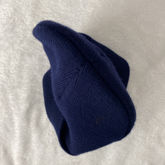 Navy beanie - Picture 6 of 10